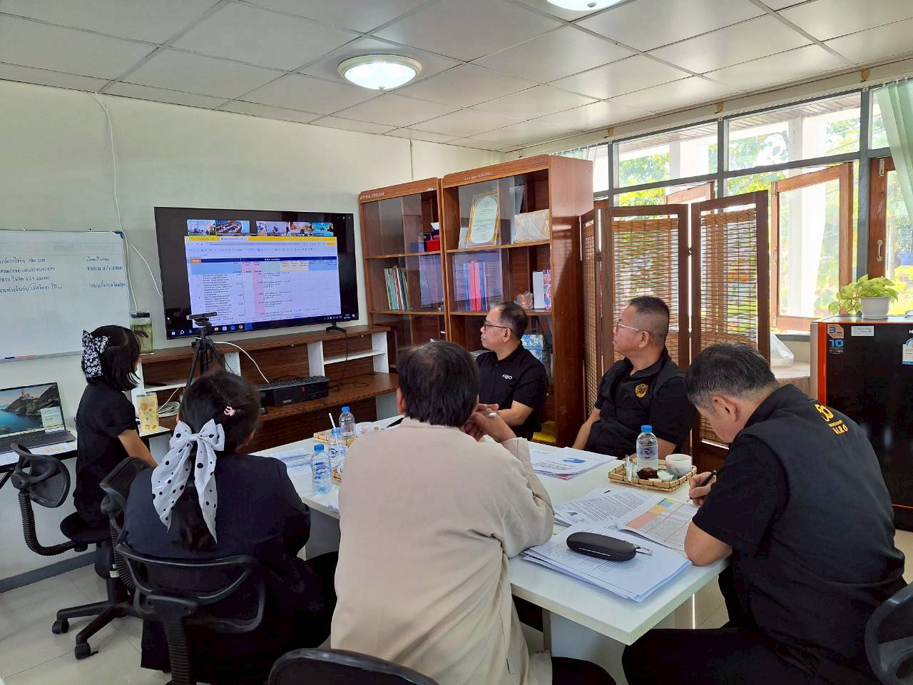 title - ผู้ตรวจราชการ ส.ป.ก. ร่วมประชุมคณะทำงานติดตามเร่งรัดการใช้จ่ายงบประมาณประจำปีงบประมาณ พ.ศ. 2569 ของสำนักงานการปฏิรูปที่ดินเพื่อเกษตรกรรม ครั้งที่ 1/2569 และประชุมตรวจราชการและติดตามความก้าวหน้าผลการดำเนินงานตามแผนการตรวจราชการของผู้ตรวจราชการสำนักงานการปฏิรูปที่ดินเพื่อเกษตรกรรม ประจำปีงบประมาณ พ.ศ. 2569 รอบที่ 1 เขตตรวจราชการที่ 11 จังหวัดสกลนคร